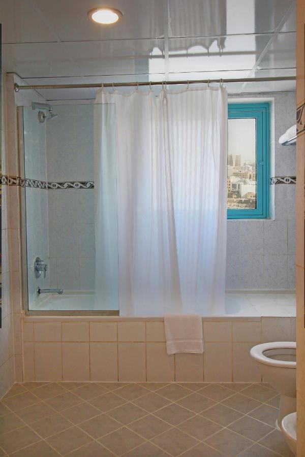 The George By Saffron, Creek Готель 3*