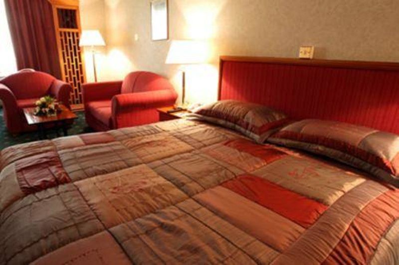 Отель The George By Saffron, Creek 3*
