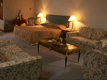 The George By Saffron, Creek Отель 3*