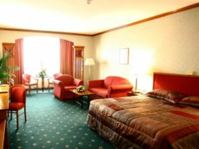 Отель The George By Saffron, Creek